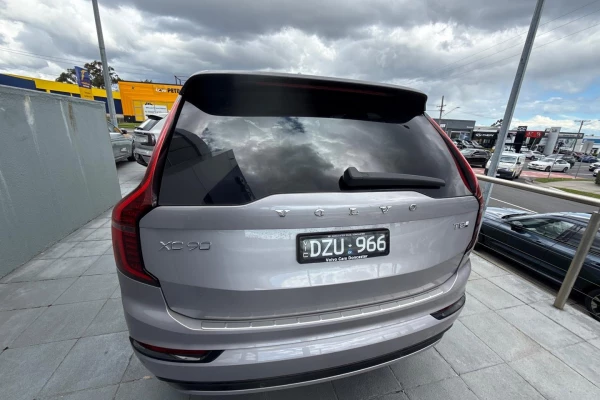 2025 Volvo XC90 L Series Ultra T8 Plug-In Hybrid SUV Image 8