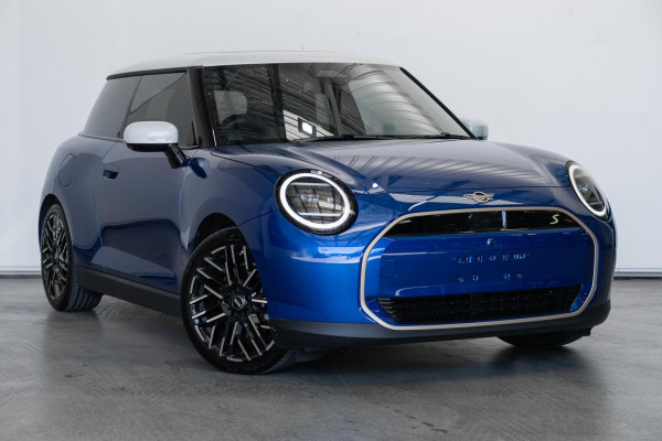 MINI Cooper SE Favoured J01