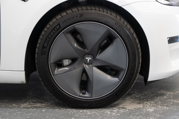 2019 Tesla Model 3  Long Range Sedan Image 6