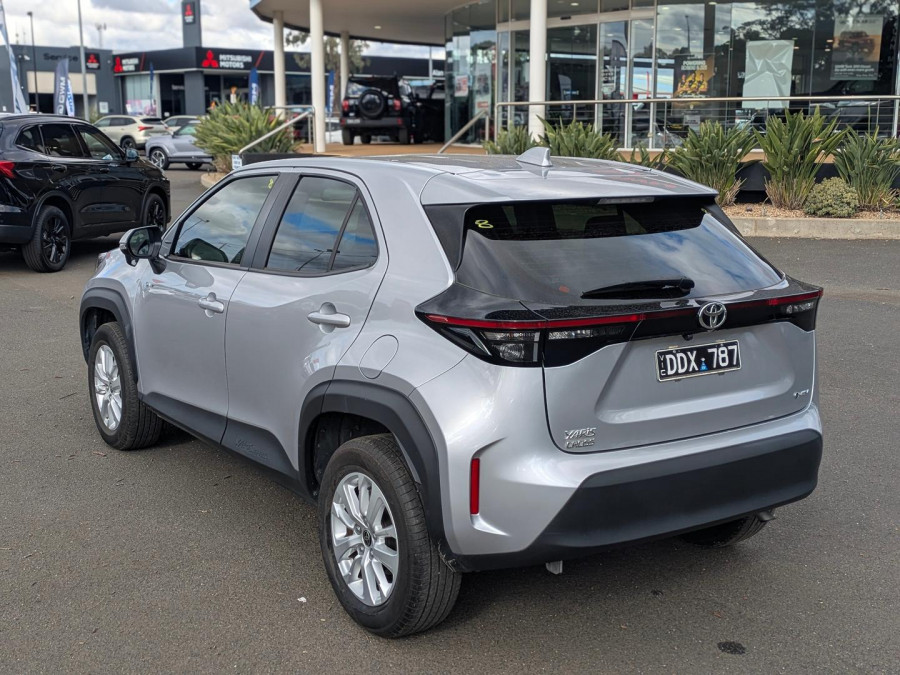 2024 Toyota Yaris Cross MXPJ10R GX SUV Image 5