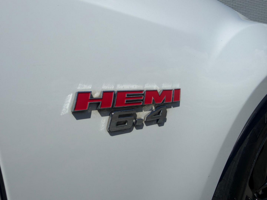 2018 MY19 Chrysler 300 LX SRT Sedan Image 13