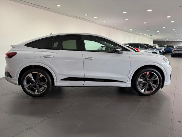 2025 Audi Q4 e-tron F4 45 SUV image 4