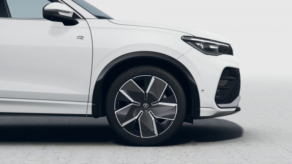 2026 Volkswagen Tiguan CT 200TSI eHybrid R-Line SUV image 6