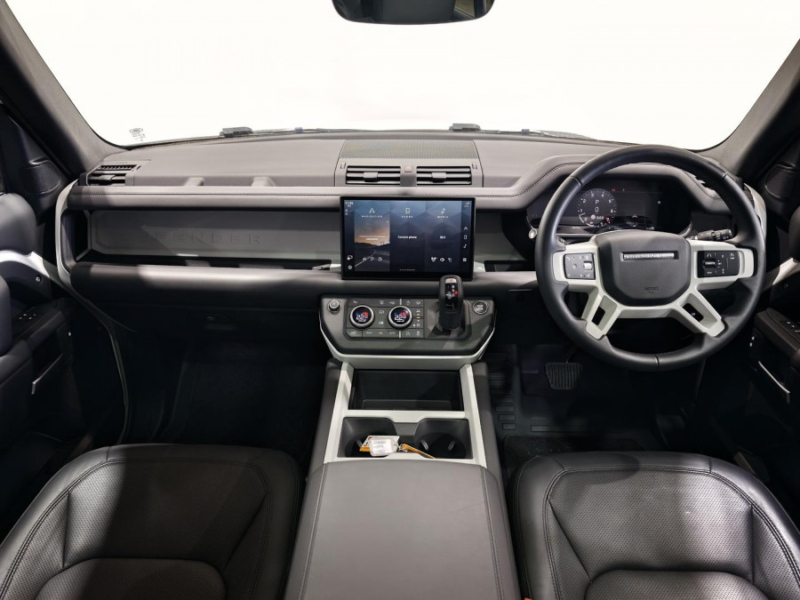 2025 MY25.5 Land Rover Defender L663 110 P400 S SUV Image 9
