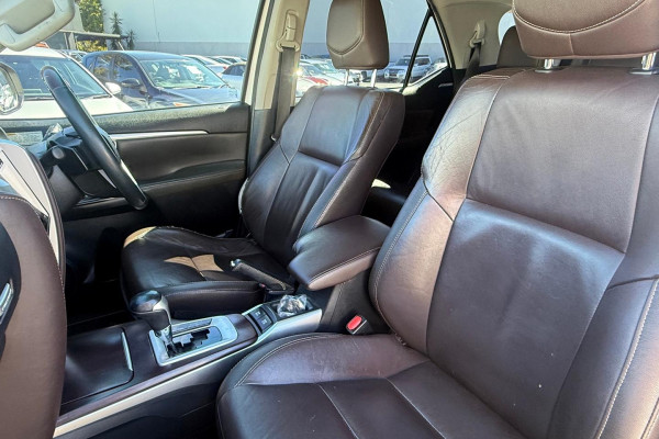2016 Toyota Fortuner GUN156R Crusade SUV Image 12