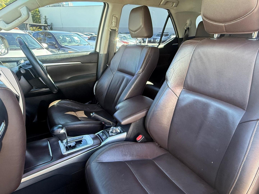 2016 Toyota Fortuner GUN156R Crusade SUV Image 12