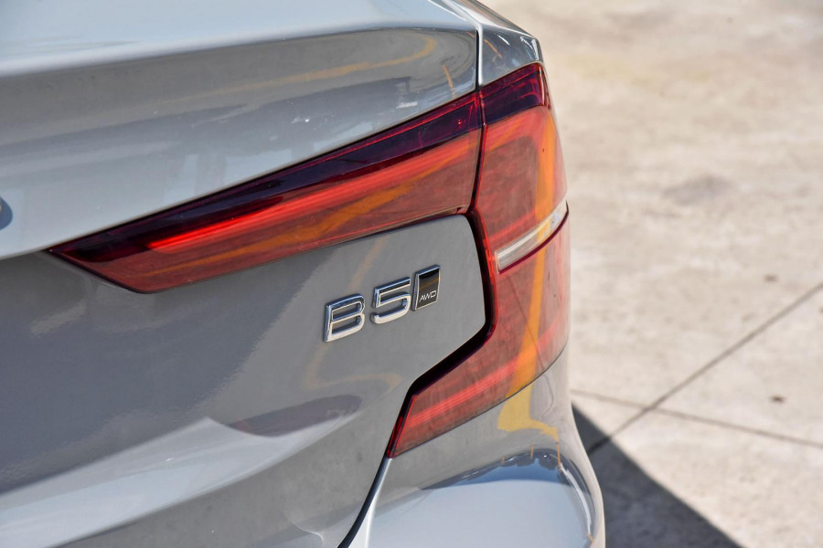 2024 MY25 Volvo S60  Ultra B5 Bright Sedan Image 19