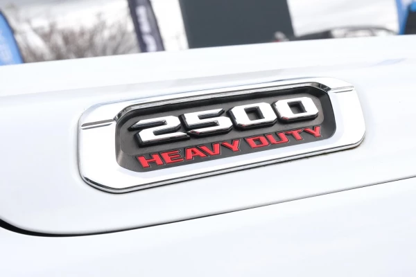 2021 MY22 Ram 2500 DJ Laramie Ute Image 22