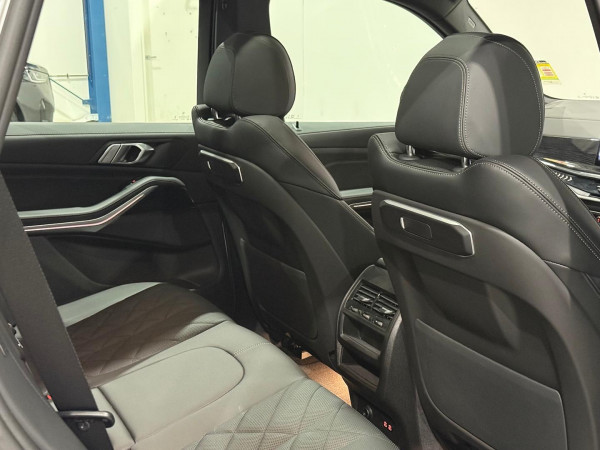 2025 BMW X5 G05 LCI xDrive30d M Sport SUV image 19