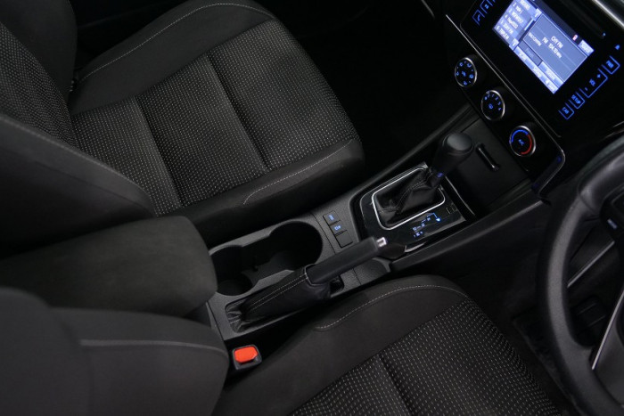 2017 Toyota Corolla ZRE182R Ascent Hatchback Image 7