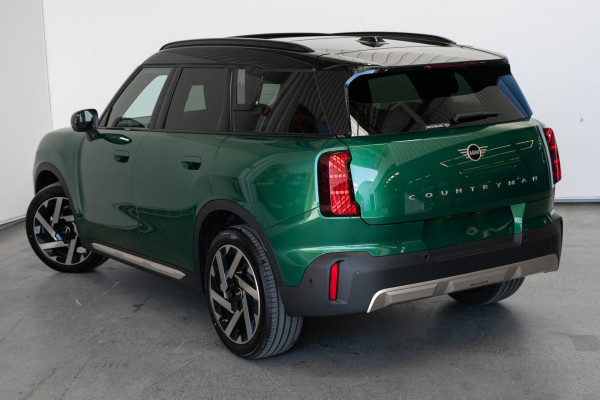 2026 MINI Countryman U25 C Favoured SUV image 2