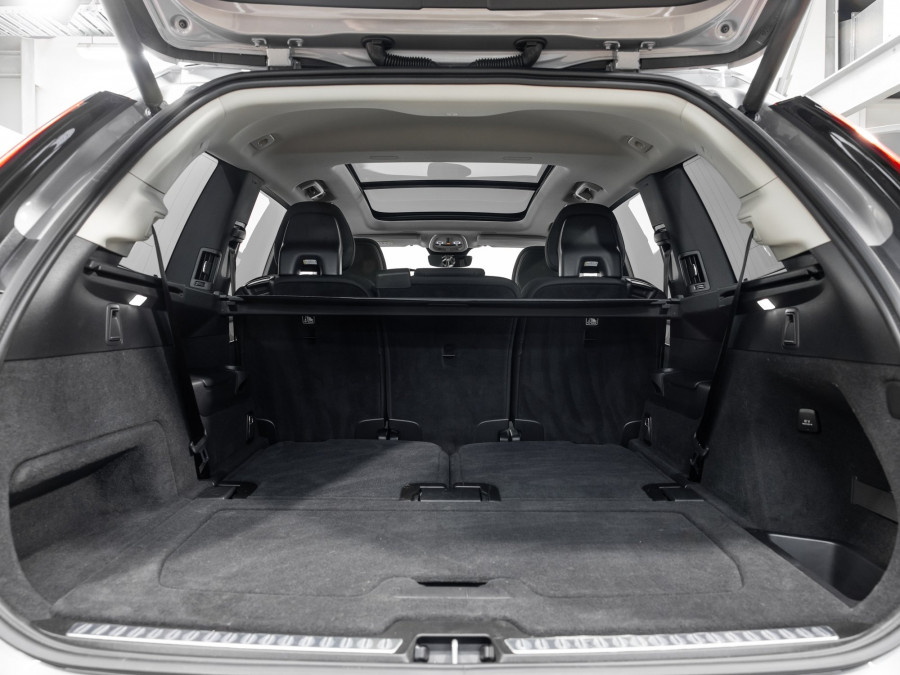 2026 Volvo XC90 L Series B5 AWD Plus SUV Image 8
