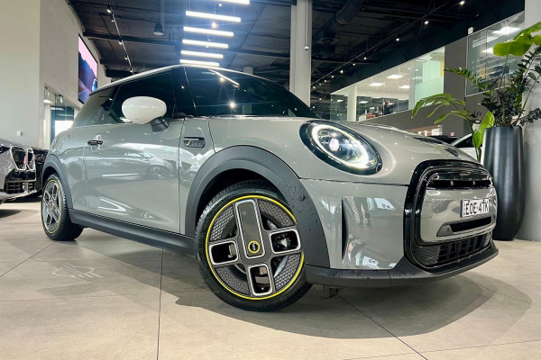 MINI Cooper Cooper SE MINI Yours F56 LCI-2