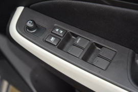 2023 Suzuki Swift AZ Series II GL Hatch image 7