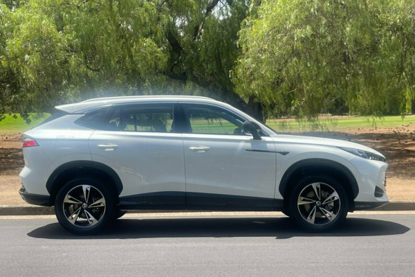2024 MY24.5 MG HS AS33 Vibe SUV