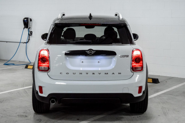 2018 MINI Countryman F60 Cooper SUV image 5