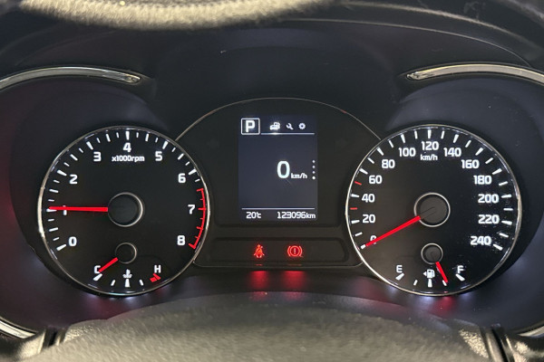 2016 MY17 Kia Cerato YD Sport Hatch Image 5