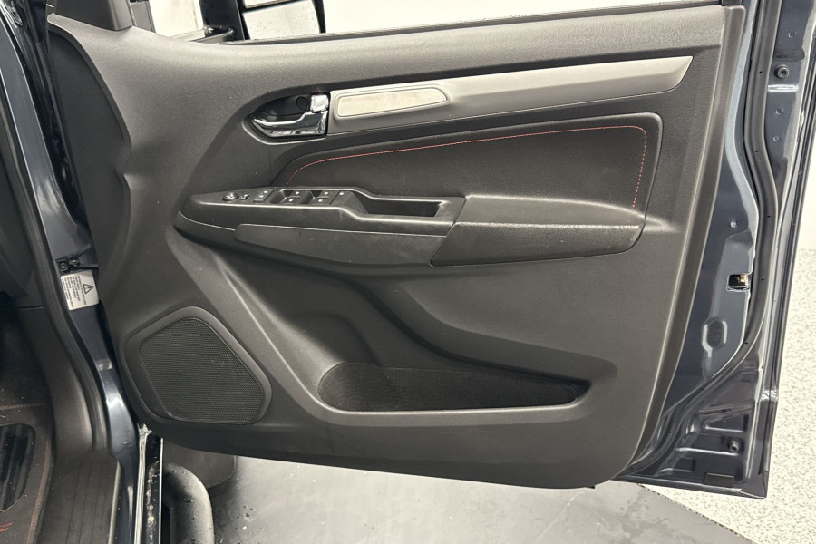 2020 MY18 HSV Colorado RG SportsCat Ute Image 18
