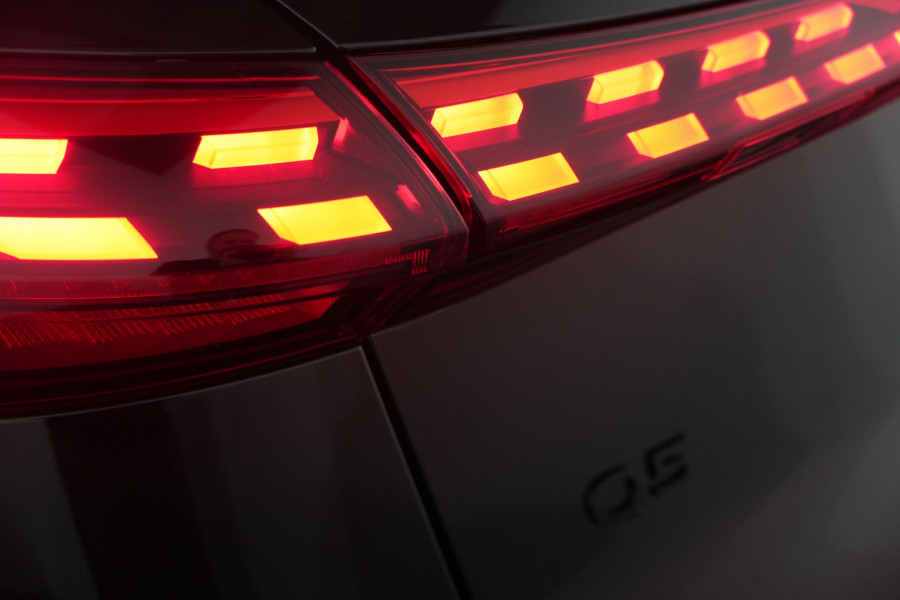 2025 Audi Q5 FY 55 TFSI e S Line SUV Image 7