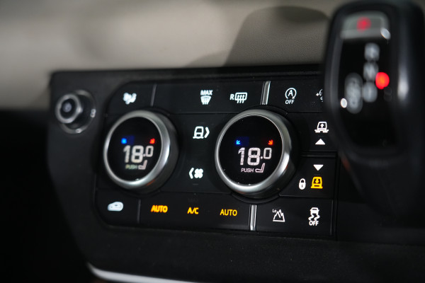 2021 Land Rover Defender L663 110 D300 SE SUV image 18