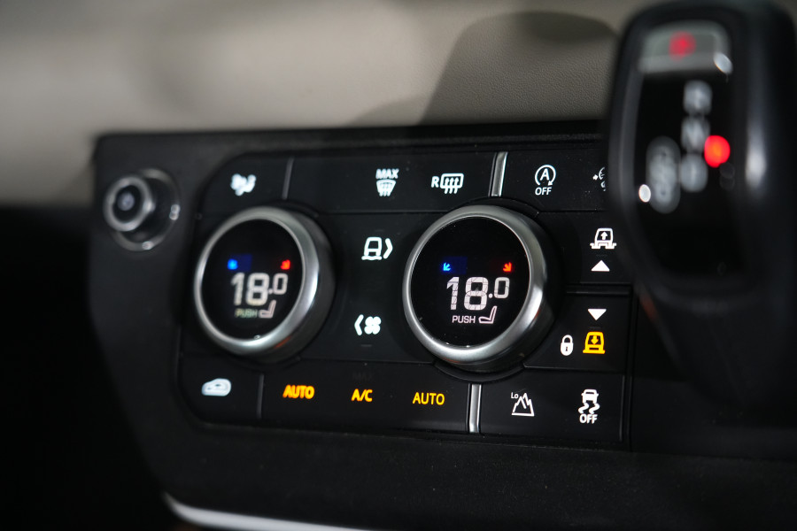 2021 Land Rover Defender L663 110 D300 SE SUV Image 18