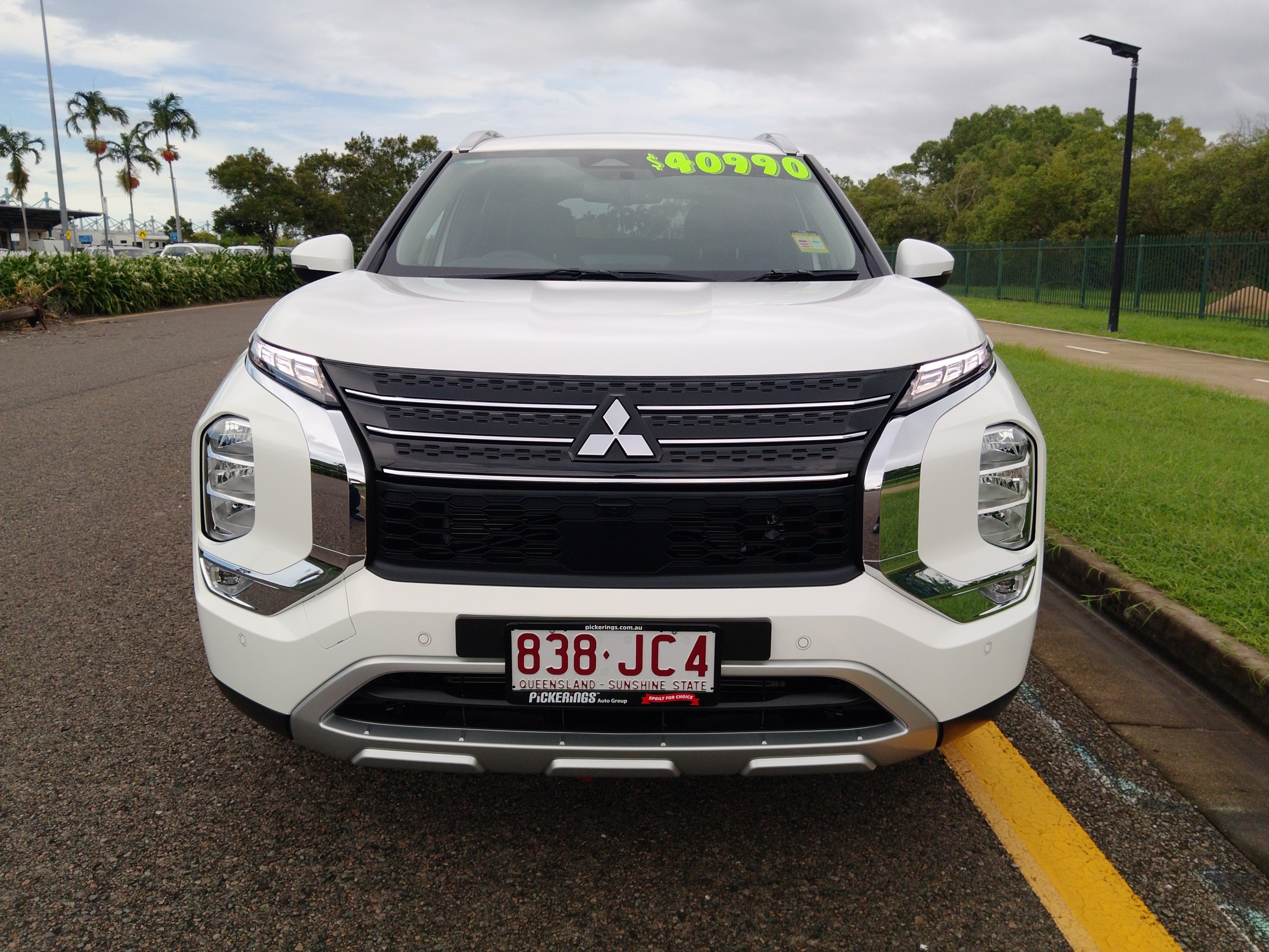 2023 MY24 Mitsubishi Outlander ZM LS SUV Image 2