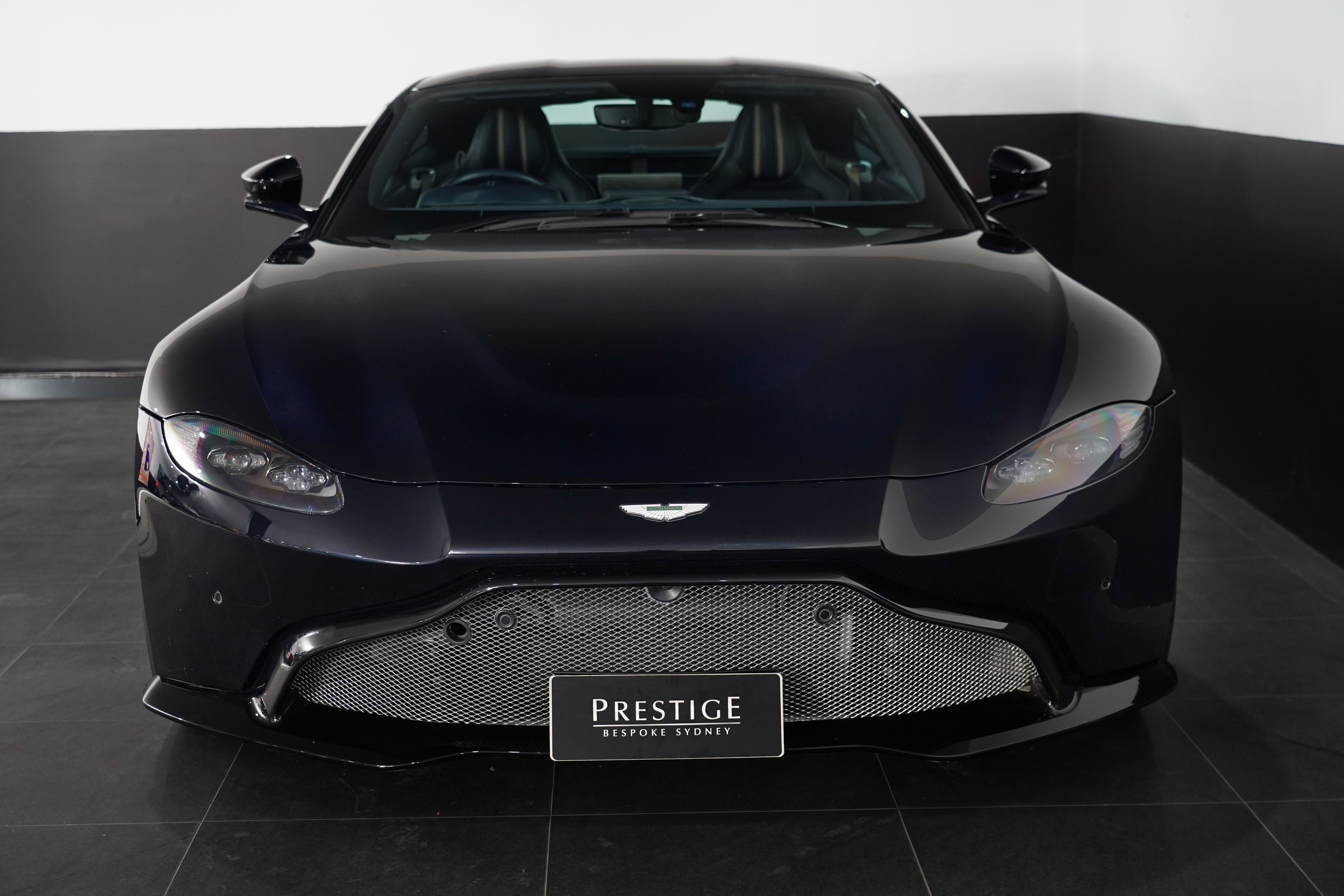 2018 Aston Martin Vantage Coupe Image 12
