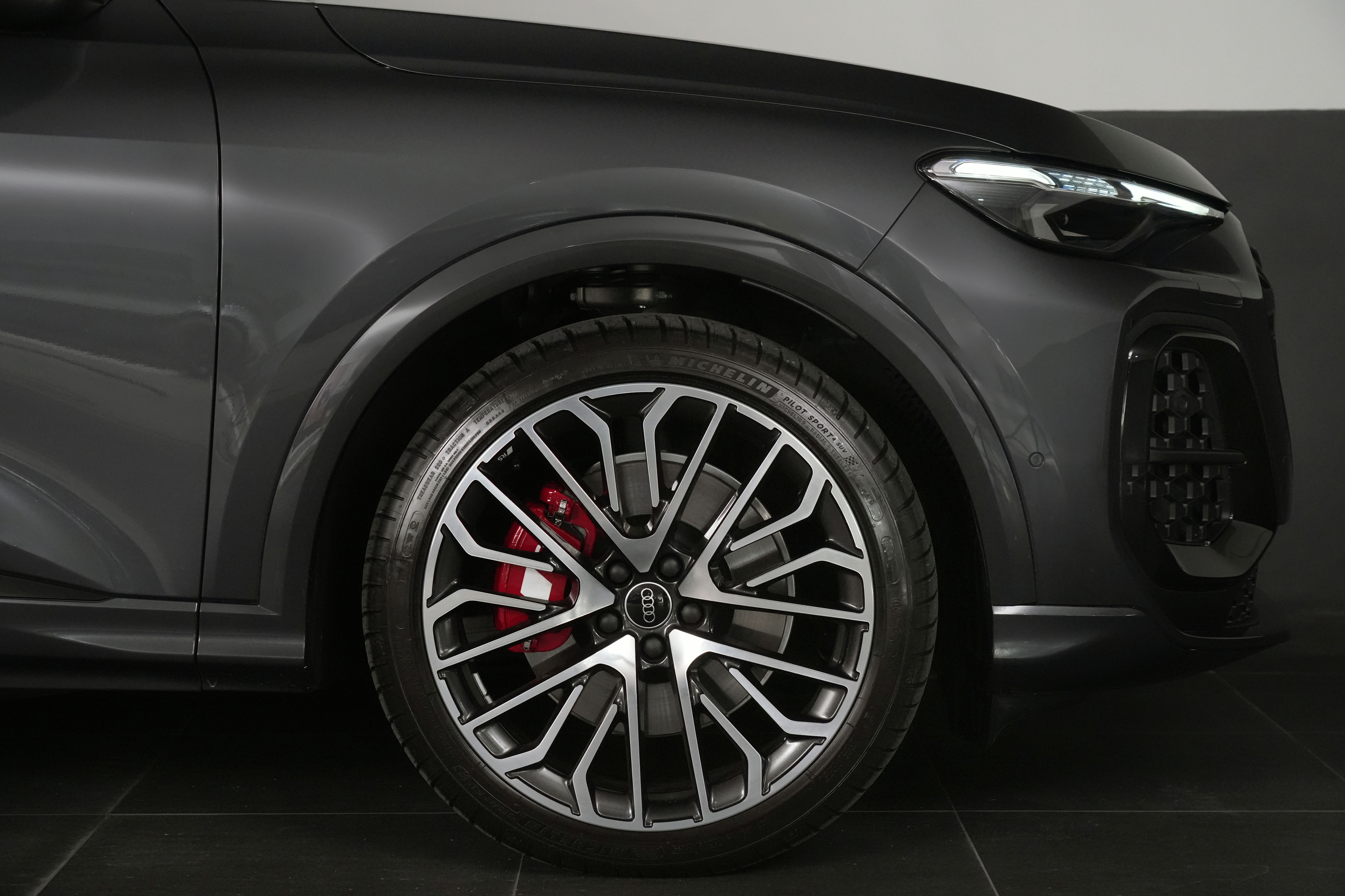 2025 Audi SQ5 GU  SUV Image 18
