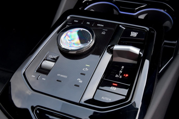 2025 BMW 5 Series G60 540d xDrive Sedan image 19
