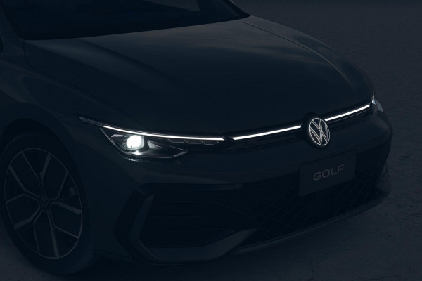 2026 Volkswagen Golf 8.5 110TSI R-Line Hatch Image 4