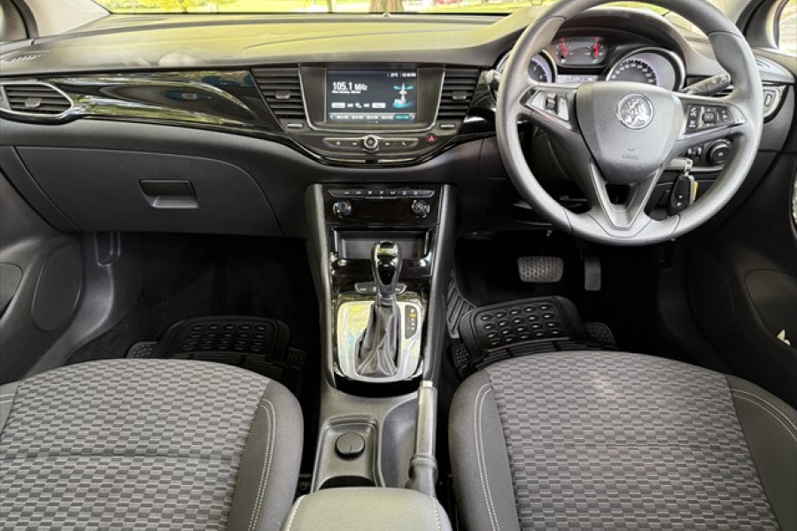 2019 Holden Astra BK R Hatch Image 13