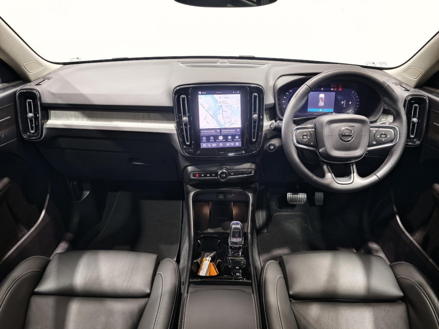 2025 MY26 Volvo XC40 XZ Ultra B4 Bright SUV Image 21