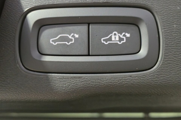 2025 MY26 Volvo XC60 UZ Plus B5 Bright SUV Image 11
