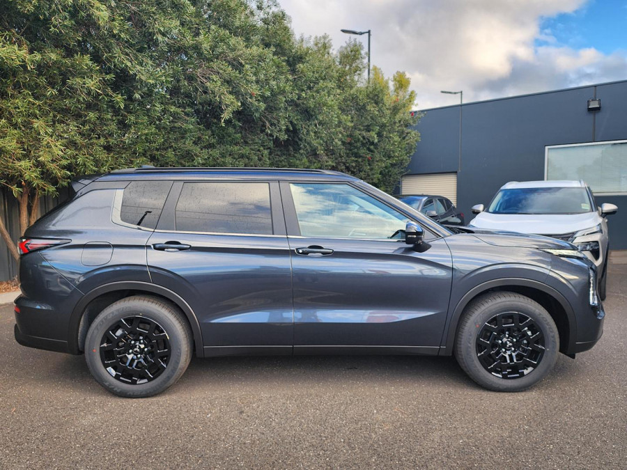 2025 Mitsubishi Outlander ZM LS SUV Image 7