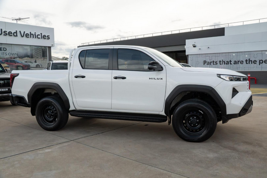 2025 Toyota HiLux GUN126R SR 48V Ute Image 3