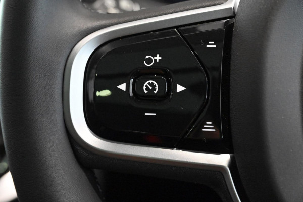 2026 Volvo XC90 L Series Ultra B5 Dark SUV Image 17