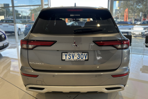 2023 Mitsubishi Outlander ZM LS SUV Image 20