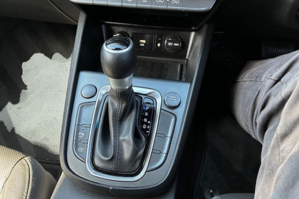 2022 Hyundai KONA OS.V4 Elite SUV Image 17