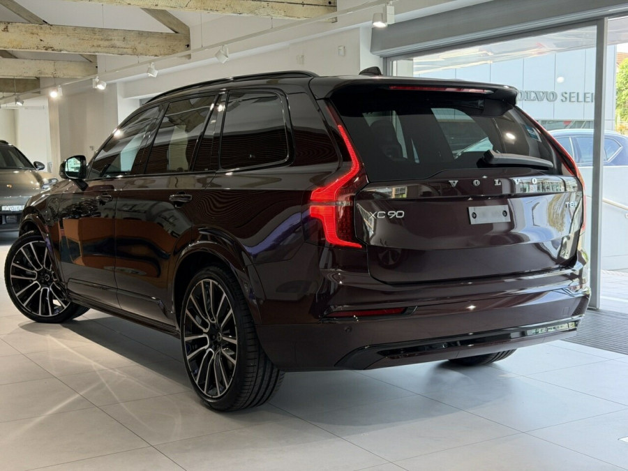 2026 Volvo XC90 L Series Ultra T8 Plug-in Hybrid Dark SUV Image 3