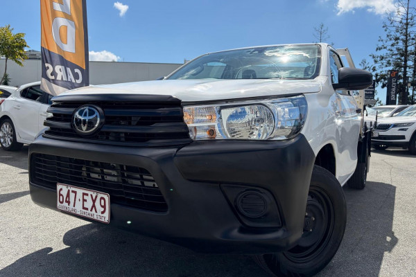 2022 Toyota HiLux TGN121R WorkMate Cab Chassis Image 2