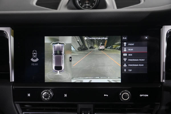 2022 Porsche Macan SUV Image 18