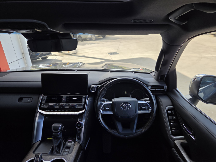 2023 MY24 Toyota LandCruiser FJA300R Sahara SUV Image 19