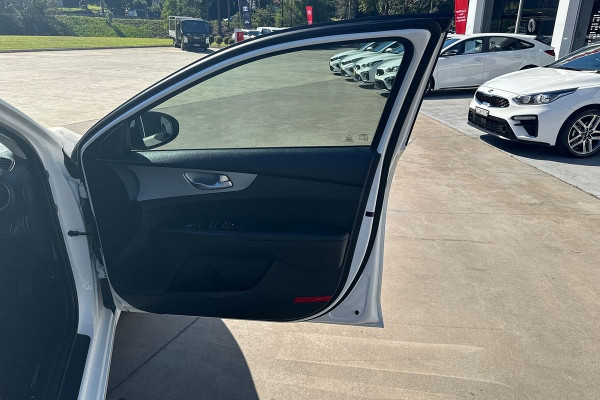 2024 Kia Cerato BD S with Safety Pack Hatch Image 5