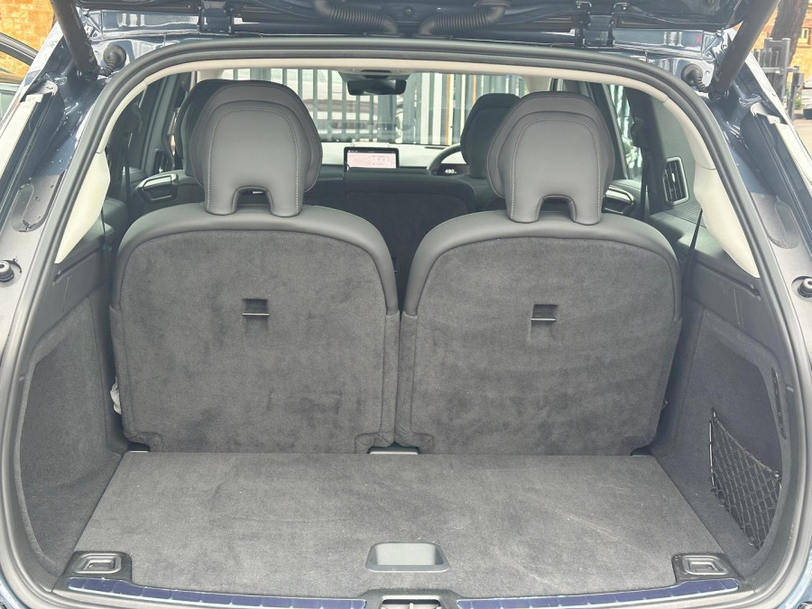 2025 Volvo EX90 No Series Plus Twin Motor SUV Image 13