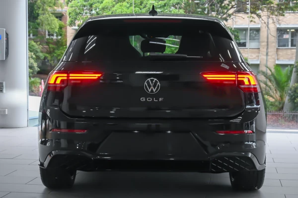 2025 Volkswagen Golf 8.5 110TSI R-Line Hatch Image 5