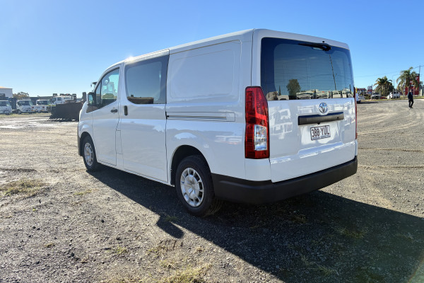 2019 Toyota HiAce GDH300R  Van Image 4