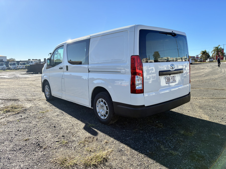 2019 Toyota HiAce GDH300R  Van Image 4