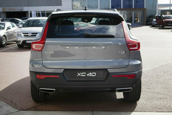 2019 Volvo XC40 T5 R-Design Suv Image 5