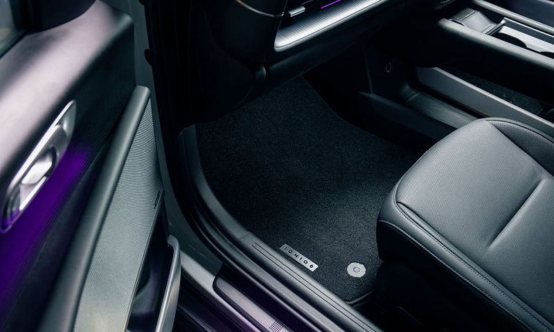 Tailored carpet floor mats
