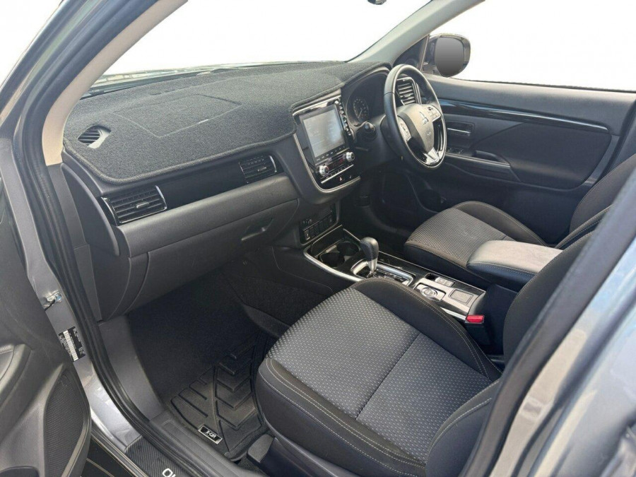 2021 Mitsubishi Outlander ZL ES SUV Image 19